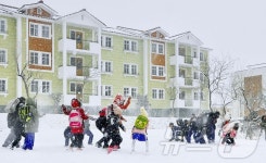 北 송화군 약산농장서 새집들이…사랑의 보금자리