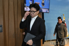 기자회견 후 이동하는 한동훈 전 대표