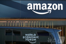 아마존 CEO 선구매 재고 다 떨어져…트럼프 관세 반영 시작