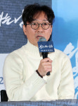 인사말 하는 장항준 감독