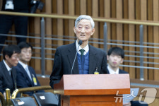 답변하는 이석암 전 서울지방항공청장
