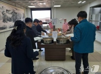 충주시, 시청 구내식당서 가루쌀 수제비 선보여