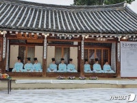 429년 된 경로당 기령당 찾은 전주시장 어르신 행복 위해 최선