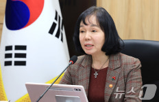 모두발언하는 송경희 개인정보보호위원장