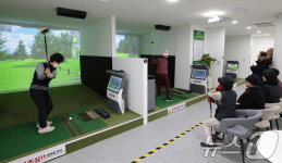 지하철역에서 즐기는 파크골프, 석계역 스크린파크골프장 개장