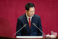 발언대 내려오는 장동혁 국민의힘 대표