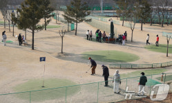 포근한 날씨엔 파크골프