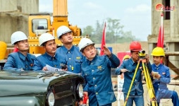 北, 신의주 온실종합농장 준공 재차 조명…전면적 국가부흥 상징