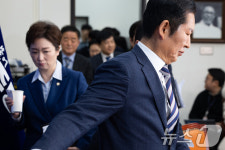 최고위원회의 참석하는 정청래·이언주