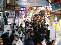 발 디딜 틈 없는 부산 부전시장