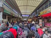 가격도 싼데 덤까지 줘… 설 앞둔 울산 태화시장 북적