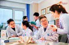 北 류경치과병원 현대의학 발전에 맞는 실력 향상 위해 학습 진행