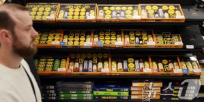 설 앞두고 진열된 명절 선물세트