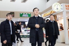 2+1 할인상품 없는 고속道 휴게소…김윤덕 개선 방안 마련