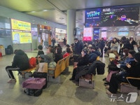 가족 줄 생각에 양손 보따리 안 무거워…광주 광천터미널 북적