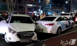 서울 장한평역 인근서 역주행 6중 추돌사고…5명 병원 이송