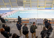 용운국제수영장 점검하는 인빅터스재단 실사단