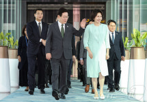 싱가포르 국빈 방문 일정 마친 이재명 대통령