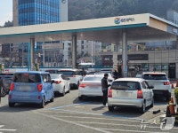 기름값 상승에 경남서도 주유소 북새통…배달·화물·농가 한숨
