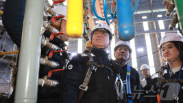 김영훈 고용노동부 장관, 영암 대불산단 조선업 사업장 점검