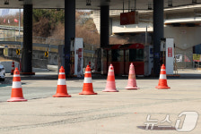 한산한 부산신항 인근 주유소