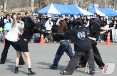 댄스 동아리로 오세요
