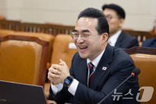 박홍근 장관 후보자 '함박웃음'