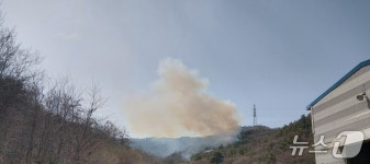 천안서 산불진화 헬기 저수지 추락…조종사 2명 구조