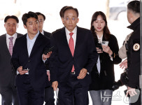 '계엄해제 방해' 첫 공판 출석하는 추경호 국민의힘 의원