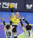 카리의 강력한 한방
