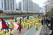 왕가의 행렬부터 콘서트까지…부산 연제구, 고분 판타지 축제 개막