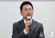 아파트 주민들과 간담회 갖는 장동혁 대표