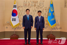 이재명 대통령, 이병태 규제합리화위원회 부위원장 위촉장 수여