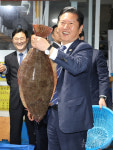 대천항수산시장 찾은 민주당