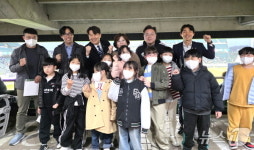 시골 소규모 학교 학생들. 전북현대 홈경기 관람한다