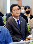 광야교회에서 예배드리는 정원오 서울시장 후보