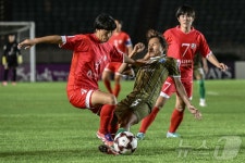경기 펼치는 북한 내고향 축구단