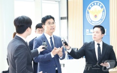 이원택 민주당 전북도지사 예비후보 조사 위해 경찰 출석