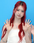 언차일드 예은, 돋보이는 레드 헤어