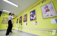 세계적 명화 재해석한 웹툰 전시