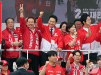 서울 성동구 금남시장 찾은 장동혁 대표