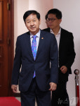 비상경제본부회의 참석하는 구윤철 부총리