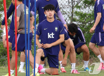 가볍게 몸 푸는 이기혁