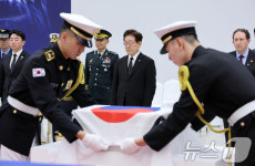 한미 6·25전사자 유해 상호봉환식 참석한 이재명 대통령