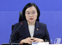 李 대통령, 차기 총리 후보자에 한성숙 장관 지명