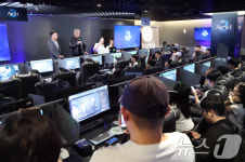 젠슨 황, 또 PC방으로