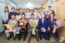 20년간 후학 양성…인하대에 '신한용 강의실' 생겼다
