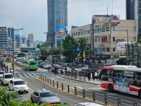 버스서 내리면 바로 건넌다…사당역 정류소에 맞춤형 횡단보도 신설