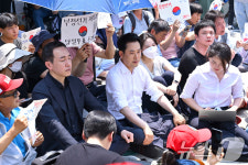 개표소 앞 지키는 장동혁 대표와 김민수 최고위원