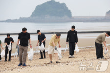 해수욕장 환경정화 봉사활동해요